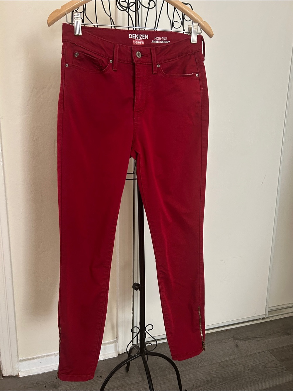 Denizen from Levi's Red Higher -Rise Ankle Skinny Jeans Size 4/27